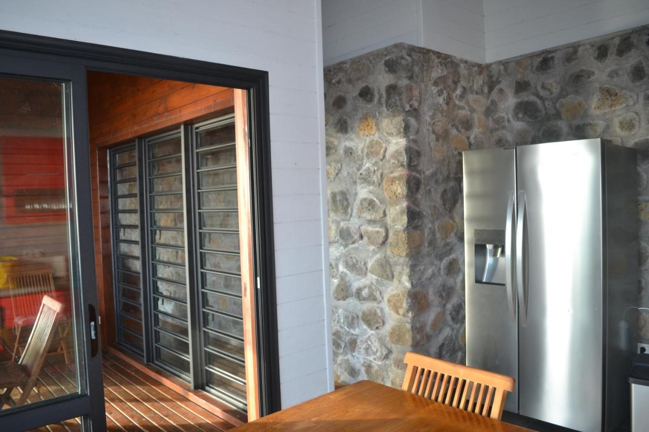 Villa Atypique Le Chat Perche De Grand Anse Petite Île Exterior foto